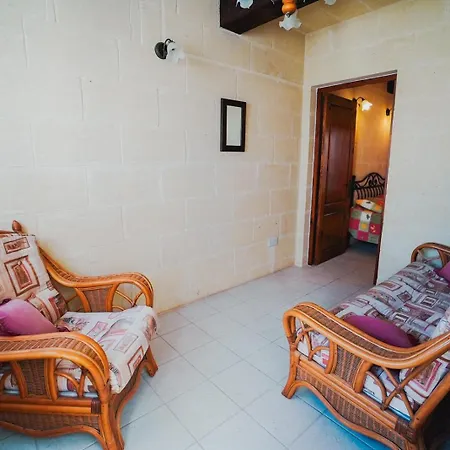 Villa Getaway With Private Pool Sannat Exterior photo